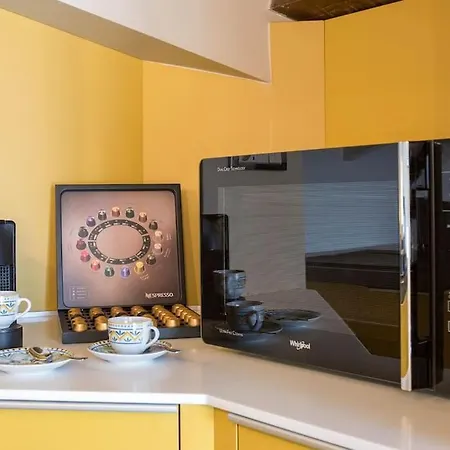 Exclusive Views From A Sunny Attic Apartment! Rome