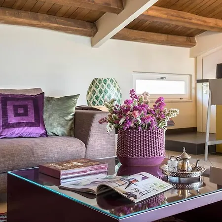 Apartment Exclusive Views From A Sunny Attic Apartment! *
