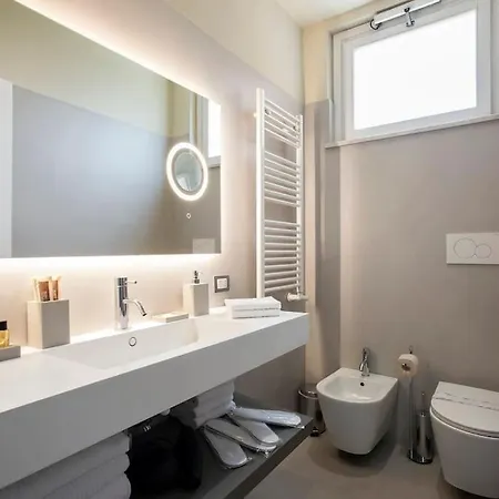 Exclusive Views From A Sunny Attic Apartment! Rome