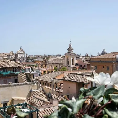 Exclusive Views From A Sunny Attic Apartment! Rome