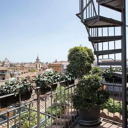 Exclusive Views From A Sunny Attic Apartment! * Rome