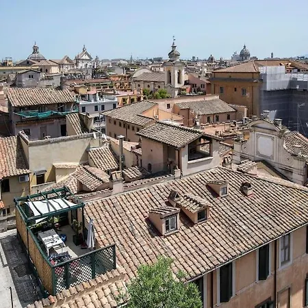 Exclusive Views From A Sunny Attic Apartment! Apartment *
