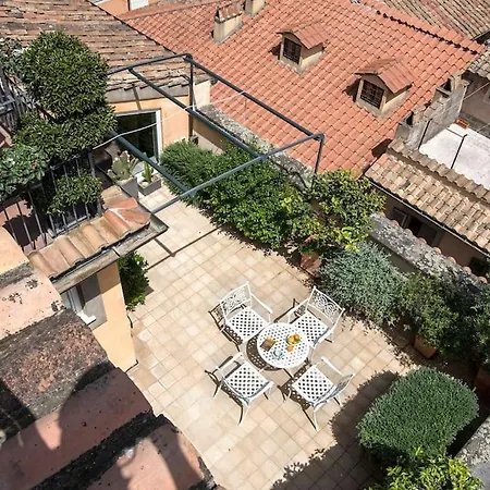 Apartment Exclusive Views From A Sunny Attic Apartment! *