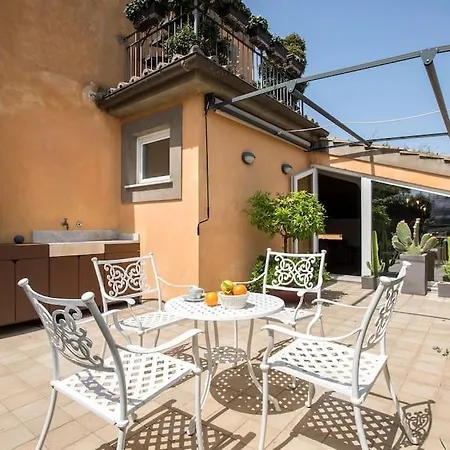 Apartment Exclusive Views From A Sunny Attic Apartment! Rome